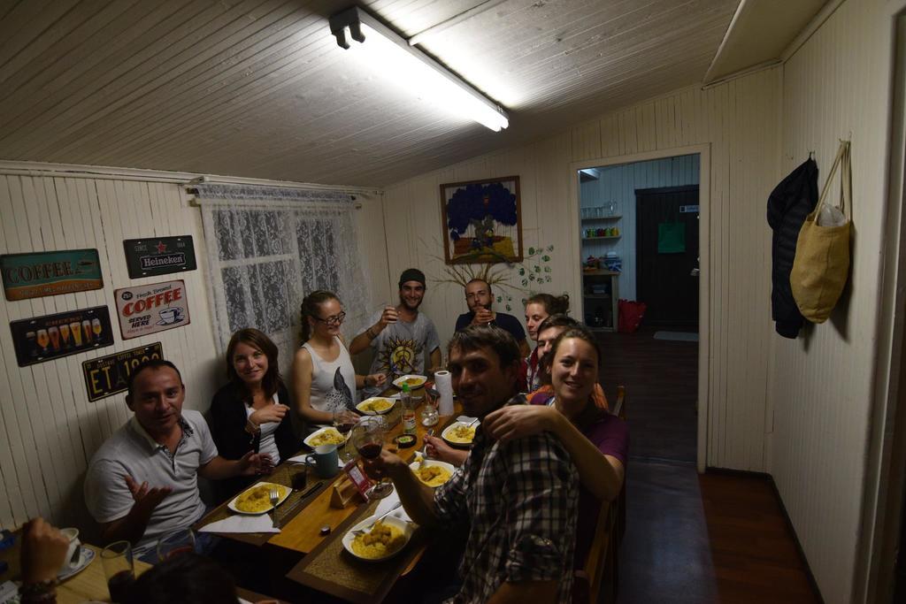 Casa Vieja Hostel & Camping Пуерто Варас Екстериор снимка