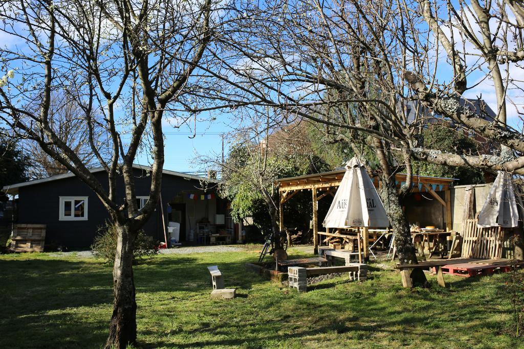 Casa Vieja Hostel & Camping Пуерто Варас Екстериор снимка